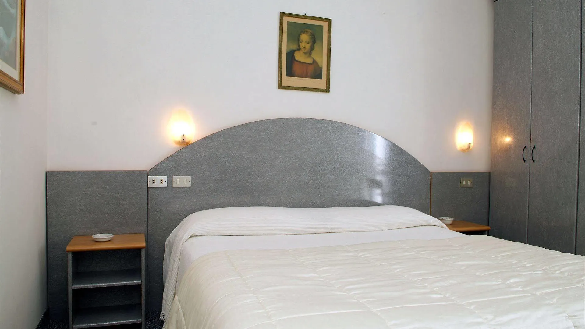 Hotel Residence Alba Colombare Di Sirmione Italia